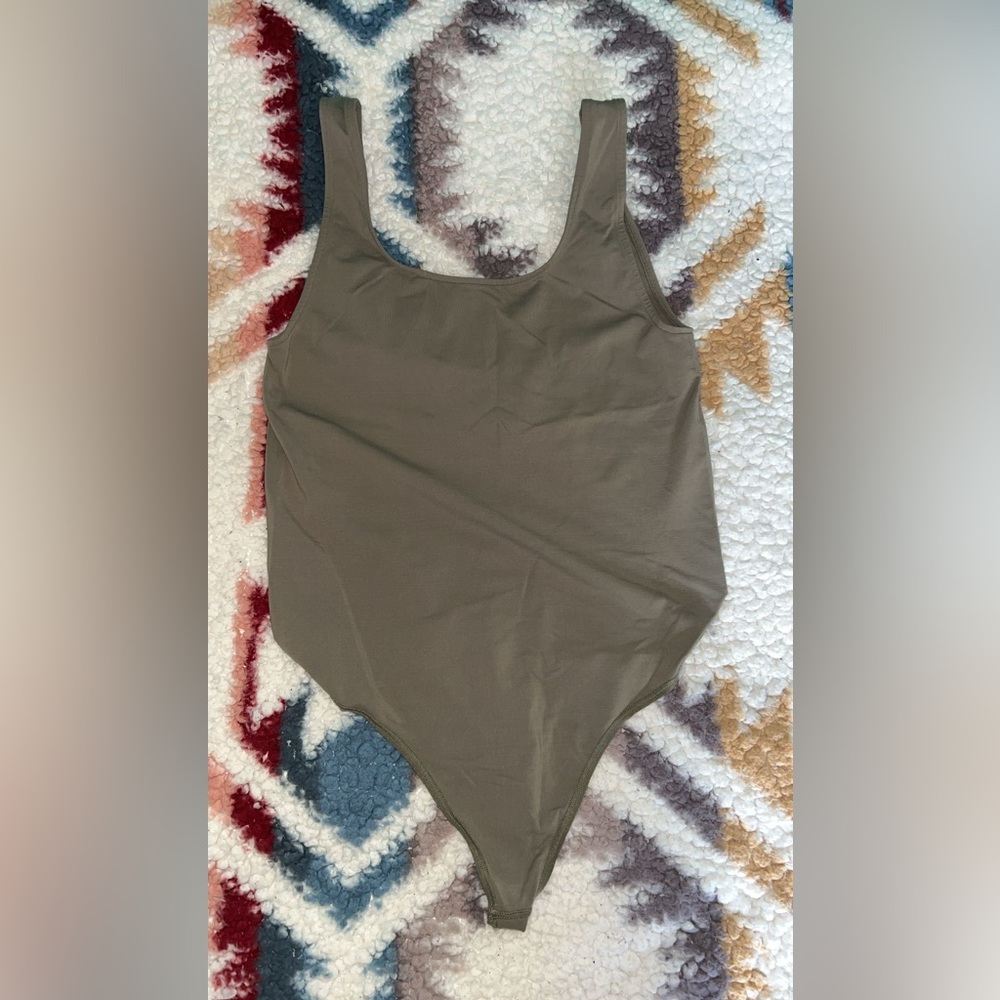 skims army green bodysuit